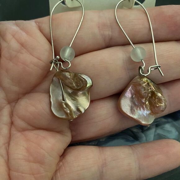Lifestyle Studios Shell drop earrings - Picture 3 of 3